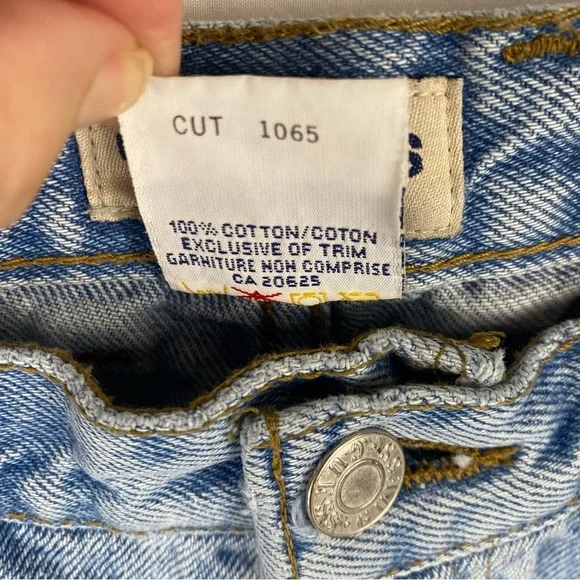 Vintage 90s Classic Guess  Jeans size 38 made in Canada - Picture 4 of 10